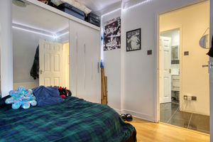 Bedroom- click for photo gallery